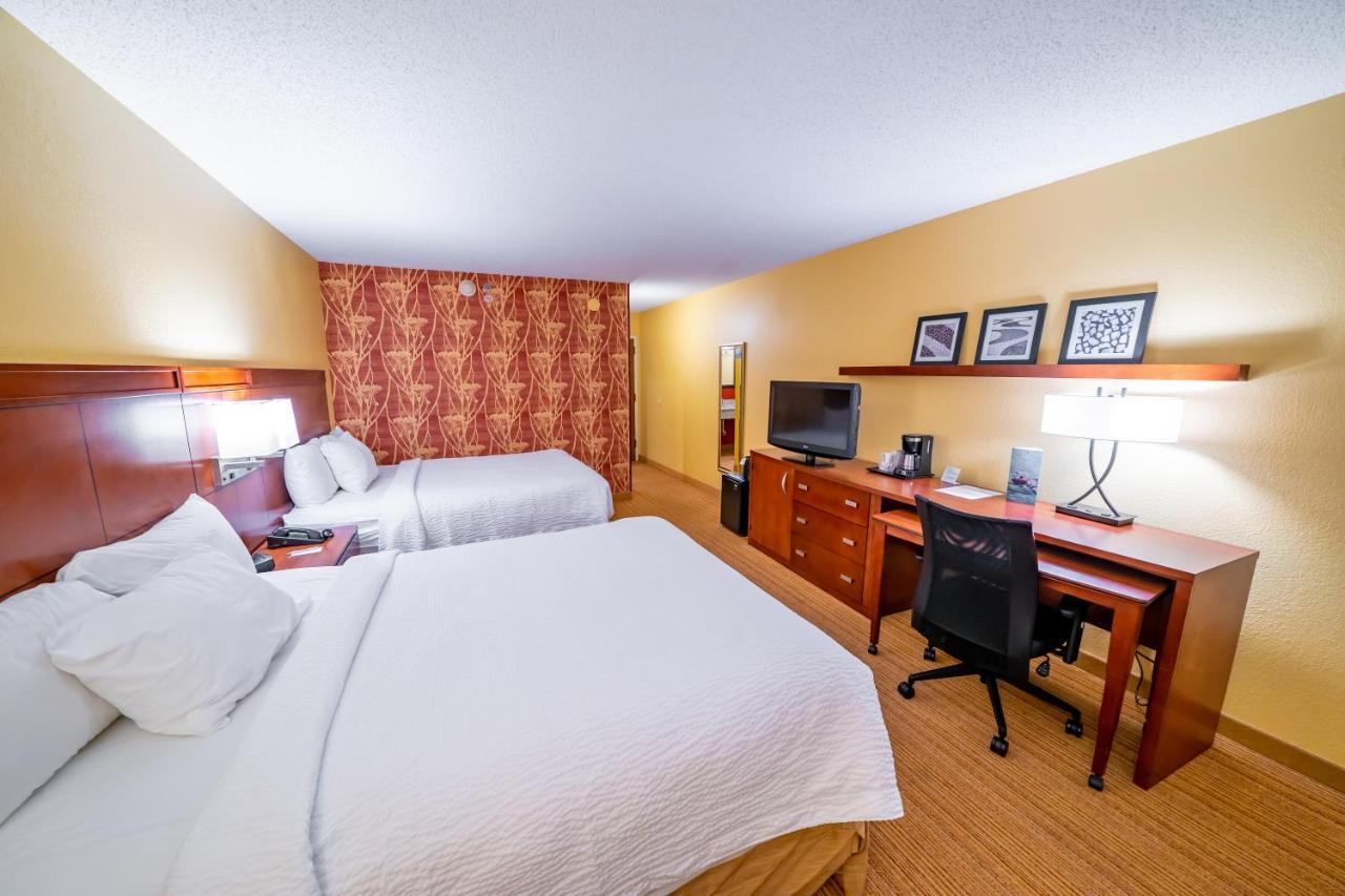 Iowa Inn Bettendorf Quad Cities Экстерьер фото