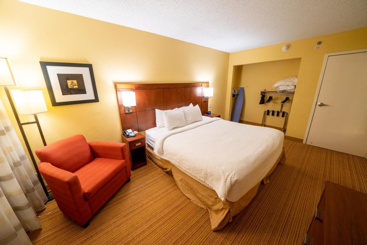 Iowa Inn Bettendorf Quad Cities Экстерьер фото