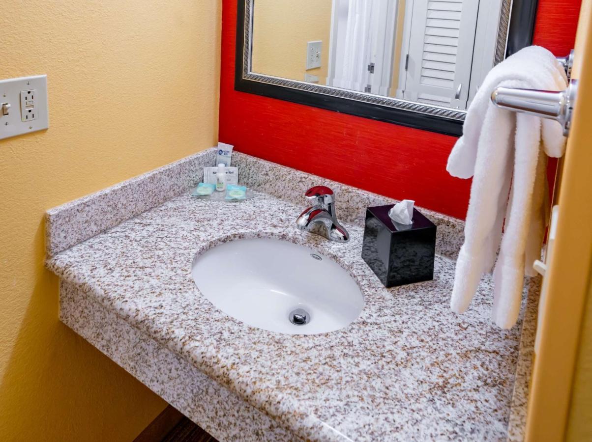 Iowa Inn Bettendorf Quad Cities Экстерьер фото